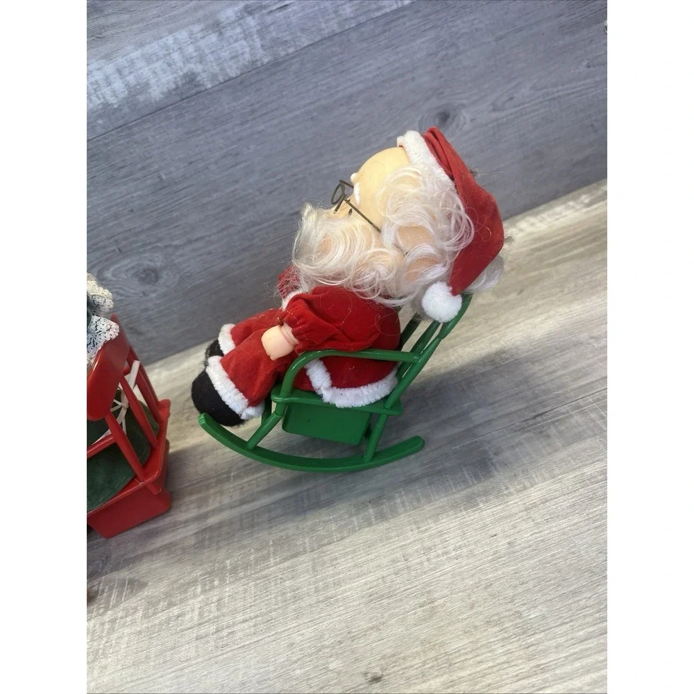 Rockababies Musical Rocking Mr Mrs Claus Plays Santa Coming To Town Santa VTG